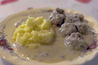 Zu Tisch ... – Fleischknöpfle mit Kartoffelpüree