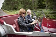 Inspector Barnaby – Kate Cameron (Samantha Bond) und Peter Fossett (David Warner).