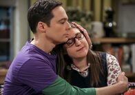 The Big Bang Theory – Sheldon Cooper (Jim Parsons, l.); Amy Farrah Fowler (Mayim Bialik, r.)