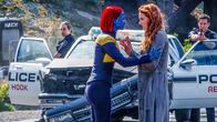 X-Men: Dark Phoenix – Raven / Mystique (Jennifer Lawrence, l.), Jean Grey / Phoenix (Sophie Turner, r.)