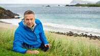 Terra X: Faszination Erde – Die Inseln der Robben: Auf den Blasket Islands im Südosten Irlands besucht Dirk Steffens eine der größten Robbenpopulationen des Landes. Der Legende nach sind darunter Fabelwesen: halb Robbe, halb wunderschöne Frau.