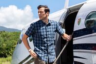 Death in Paradise – DI Neville Parker (Ralf Little) nimmt sich eine Auszeit vom Job, doch Saint Marie zu verlassen, fällt ihm nicht leicht.