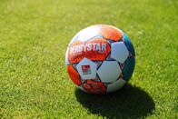 Fußball: 2. Bundesliga – Derbystar Brillant APS, Spielball der 2. Bundesliga; 17.06.2021, Erzgebirgsstadion, Fussball, 2.Bundesliga , FC Erzgebirge Aue - Trainingsauftakt zur Saison 2021/22