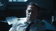 Code 7500 – Die Zukunft von Passagieren und Besatzung liegt nun in Tobias‘ (Joseph Gordon-Levitt) Händen, der versucht, die richtigen Entscheidungen zu treffen.