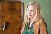 Filthy Rich – Margaret Monreaux (Kim Cattrall)