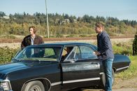 Supernatural – (v.li.) Jared Padalecki (Sam Winchester), Misha Collins (Castiel), Jensen Ackles (Dean Winchester).