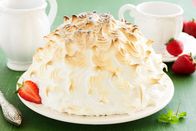 Das große Promibacken – Sponge cake Alaska ice cream and meringues.