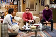 The Big Bang Theory – (v.l.n.r.) Raj (Kunal Nayyar); Leonard (Johnny Galecki); Howard (Simon Helberg)