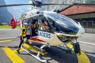 Mona mittendrin – Mona Vetsch, (Bettina und Arno sitzen im Heli)