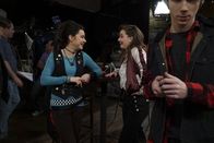 Last Man Standing – Cammy (Sarah Gilman, l.); Eve (Kaitlyn Dever, r.)