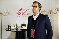 Bull – Ist zu Gast auf der New York Fashion Week und wird Zeuge eines Verbrechens: Jason Bull (Michael Weatherly).