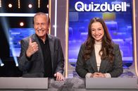Quizduell-Olymp – Die KandidatInnen des Teams „Musik“: Dem Sänger Michael Holm (l.), und der Sängerin "Oonagh" Senta-Sofia Delliponti (r.).