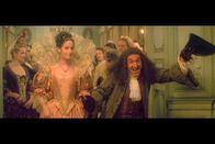 Duell der Degen – Als Buckliger verkleidet, schleicht sich Lagardère (Daniel Auteuil) bei Gonzague ein, um Aurore (Marie Gillain) zu ihrem rechtmäßigen Erbe zu verhelfen.