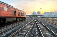 Mit dem Zug ... – Morgens am Bahnhof Thonburi im Westen von Bangkok: Hier starten die Züge, die auf der Strecke der sogenannten Todeseisenbahn fahren.