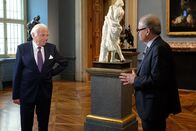 kulTOUR mit Holender – Direktor Dr. Johann Kräftner führt Ioan Holender (l.) anekdotenreich durch die einmaligen Kunstschätze des Palais Liechtenstein in Wien.