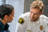 Station 19 – Victoria Hughes (Barrett Doss) und Lucas Ripley (Brett Tucker)