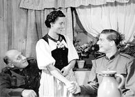 Füsilier Wipf – Wipf ist verliebt:Heinrich Gretler als Leu, Lisa Della Casa als Vreneli, Paul Hubschmid als Wipf (Copyright SRF/Atlantic Film S.A.)