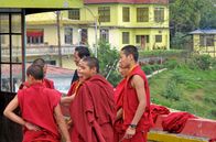Straße der Achttausender – Mönche in Sikkim