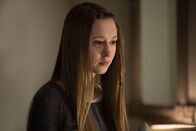 American Horror Story – Nachdem Zoe (Taissa Farmigan) den Körper von Madison gefunden hat, will sie unbedingt ihren Mörder finden - doch zu welchem Preis?; Nachdem Zoe (Taissa Farmigan) den Körper von Madison gefunden hat, will sie unbedingt ihren Mörder finden - doch zu welchem Preis?
