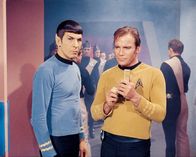 Raumschiff Enterprise – Commander Spock (Leonard Nimoy, links), Captain Kirk (William Shatner, rechts).