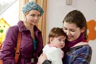 Danni Lowinski – L-R: Danni (Annette Frier) and Stefanie Kemper (Emma Grimm)
