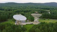 Lost Places – Die Woodbury Research Facility besteht aus zwei Satellitenschüsseln mit einem 30 Meter Durchmesser und ermöglichte es Radiofrequenzen aus dem All zu verifizieren.