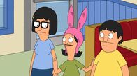 Bob's Burgers – Freuen sich unglaublich darüber, dass ihre eigene Art von Kunst im Restaurant viel Aufmerksamkeit bekommt: Louise (M.), Gene (r.) und Tina (l.) ...