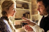 Die Hebamme 2 – Einst war Luise (Genija Rykova) die große Liebe von Professor Christian Gruber (Marcus Mittermeier). Als sie schwindsüchtig ins Krankenhaus eingeliefert wird, tut er alles, um sie endlich für sich zu gewinnen.