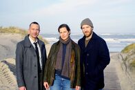 Ostfriesenhölle – Hauptkommissarin Ann Kathrin Klaasen (Picco von Groote, Mi.) und ihre Kollegen Frank Weller (Tom Radisch, re.) und Rupert (Barnaby Metschurat, li.)