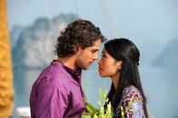 Das Traumhotel – Roy Peter Link (Malte Krüger), Linda Chang (Lamai).