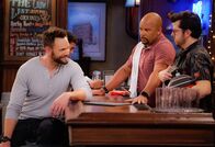 The Great Indoors – (v.l.n.r.) Jack (Joel McHale); Eddie (Chris Williams); Clark (Christopher Mintz-Plasse)
