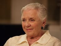 Die Heilerin II – Ruth Drexel (Halfried Seelig).
