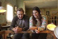 Bless This Mess – Mike (Dax Shepard, l.); Rio (Lake Bell) (r.)