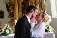 Sturm der Liebe – Nils (Florian Stadler, l.); Tanja (Judith Hildebrandt, r.)