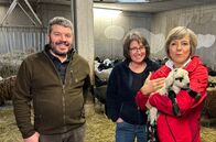 Expedition in die Heimat – Doris und Harald Bitschnau mit Montafoner Steinschafen und Annette Krause (r.)