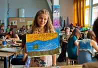 Emm@s Ch@troom – Emmas (Sophie Karbjinski) kläglicher Versuch, ein Bild im Stil der australischen Aborigine-Kunst zu malen.