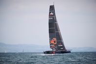 Segeln: Louis Vuitton Cup – Alinghi Red Bull Racing tritt 2023 beim TF35 Geneva Cup in Genf, Schweiz, auf.