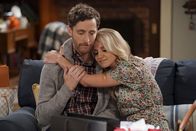 B Positive – Drew Dunbar (Thomas Middleditch, l.); Gina Dabrowski (Annaleigh Ashford, r.)