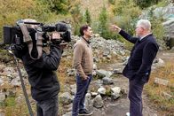 Orte der Kindheit – Peter Schneeberger und Harald Krassnitzer im Alten Steinbruch in Fürstenbrunn.