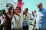 Taxi 4 – Als ihnen der "Belgier", ein in ganz Europa bekannter Straftäter, entkommt, haben (v.l.n.r.) Alain (Edouard Montoute), Émilien (Frédéric Diefenthal) und Commissaire Gibert (Bernard Farcy) richtig viel Stress ...