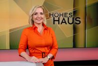 Hohes Haus – Rebekka Salzer