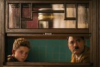 Jojo Rabbit – v.li.: Jojo (Roman Griffin Davis), Adolf (Taika Waititi).