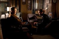 Castle – Wird sich Kate Beckett (Stana Katic, r.) doch noch bei Senator William H. Bracken (Jack Coleman, l.) rächen können?