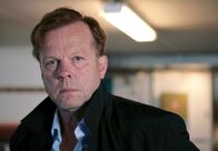 Mankells Wallander – ARD MANKELLS WALLANDER - DER SCHARFSCHÜTZE (skytten), S/D 2009, Regie Agneta Fagerström-Olsson Uhr im Ersten. Kommissar Wallander (Krister Henriksson) sucht einen unberechenbaren Scharfschützen.