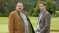 Die Rosenheim-Cops – Die Rosenheim-Cops Korbinian Hofer (Joseph Hannesschläger, l.) und Christian Lind (Tom Mikulla, r.) verfolgen eine brandheiße Spur.
