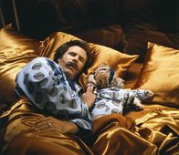 Anchorman - Die Legende von Ron Burgundy – Die 70er Jahre: Ron Burgundy (Will Ferrell) ist ein selbstverliebter Macho und der unantastbare Chefnachrichtensprecher bei einem kleinen privaten Fernsehsender in San Diego. Eines Tages erhält sein kleines Team Verstärkung: die ehrgeizige Journalistin Veronica ...