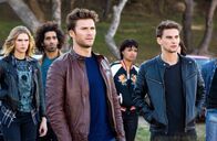 Overdrive – (v.l.) Devin (Gaia Weiss), Andrew Foster (Scott Eastwood), Garrett Foster (Freddie Thorp)