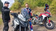 WELT Drive – Tim Schrick und Motorrad-Weltmeister Bernd Hiemer testen Motorräder auf der Offroad-Strecke.