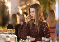 Lucifer – Ahnt Chloe (Lauren German), dass Lucifer und Charlotte mehr über ihren neusten Fall wissen, als sie zugeben?
