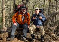 Picknick mit Bären – Picknick mit Bären Erschöpft: Nick Nolte als Stephen Katz, Robert Redford als Bill Bryson